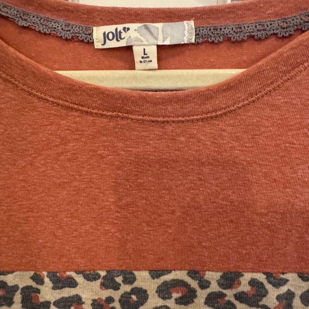 Jolt Rust and Leopard Print Top - Picture 5 of 5